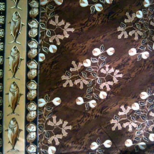 kain batik motif ikan