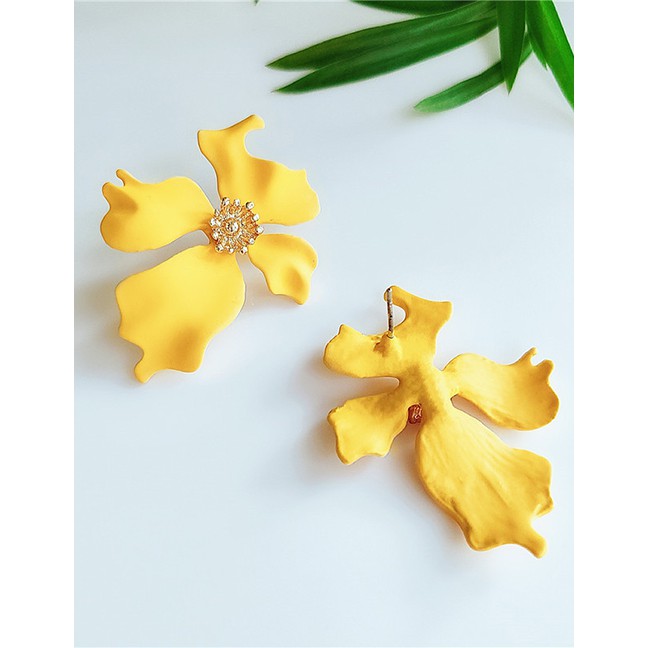 LRC Anting Tusuk Fashion Yellow Alloy Irregular Flower Earrings F6718X