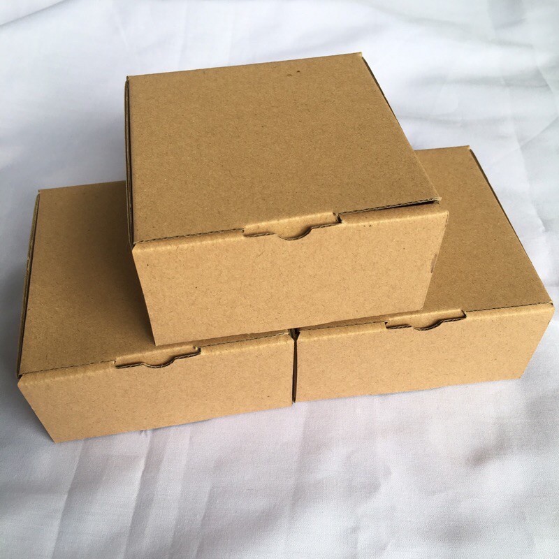 

Extra packaging box untuk kado (include kartu ucapan & pita)