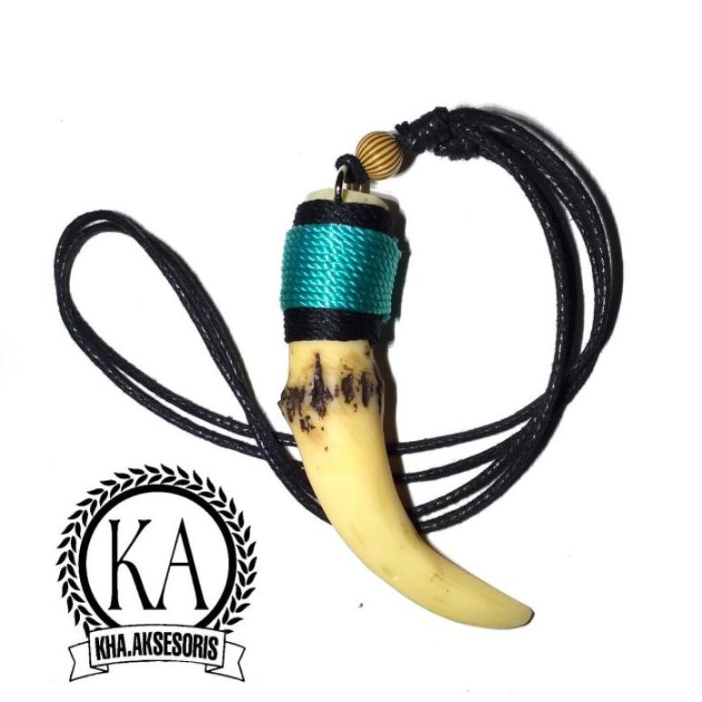Kalung pria tali hitam etnik liontin bandul taring macan/kalung dayak AHIPL4784