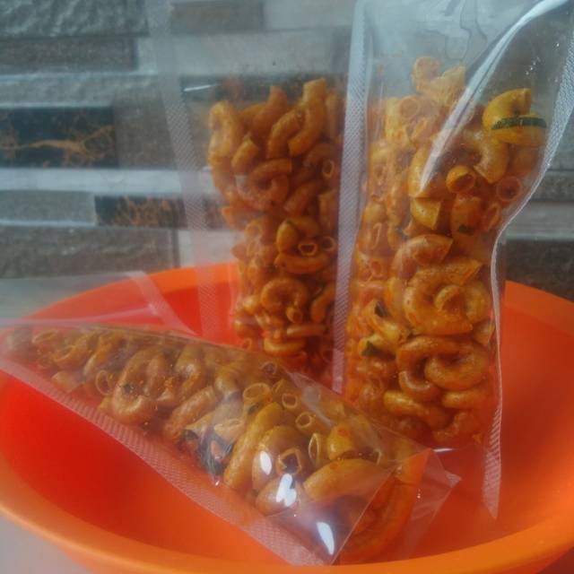 

Macaroon pedas daun jeruk 50gr/pcs. Muantepp