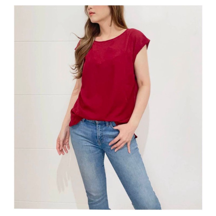 Van housen red capsleeve mixed media blouse