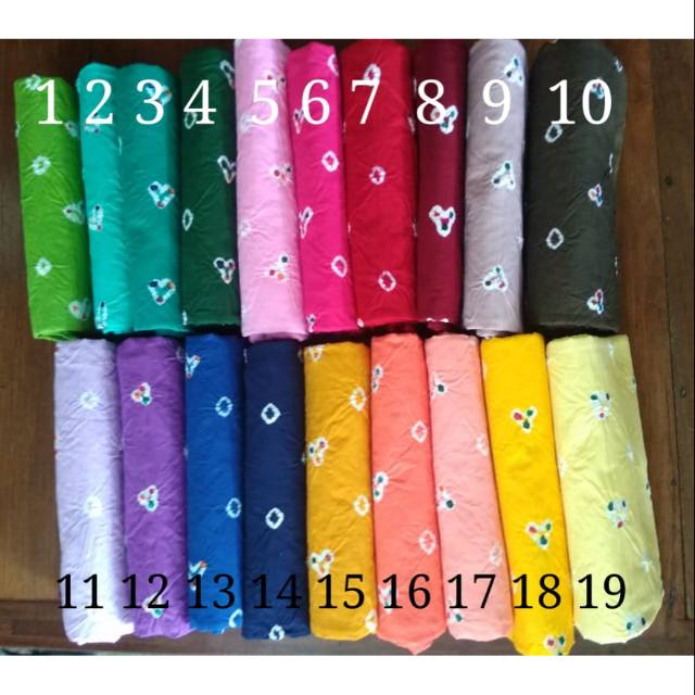 Kain jumputan motif cengkehan