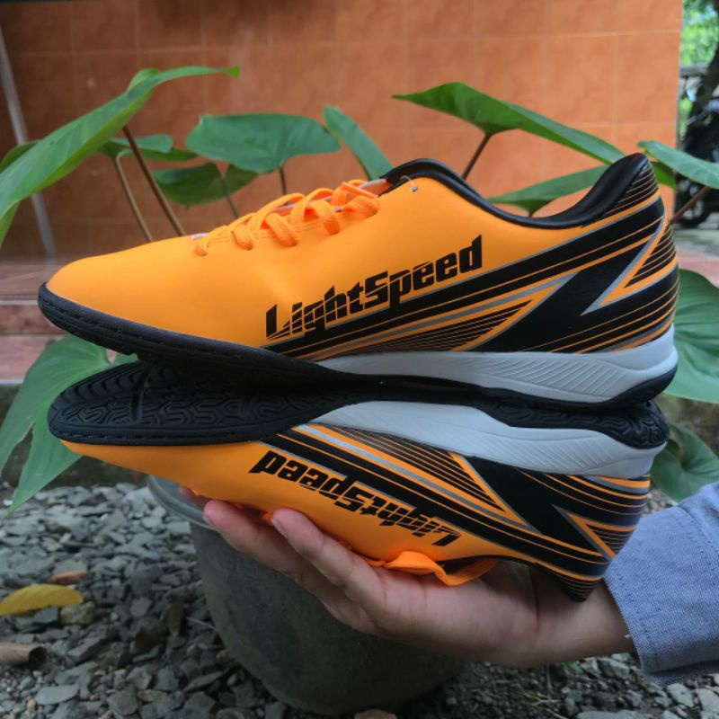 Sepatu Futsal Original Specs Accelerator Lightspeed 20 In Orange Pop