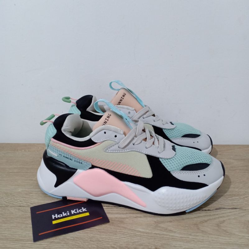 pink and black womens pumas