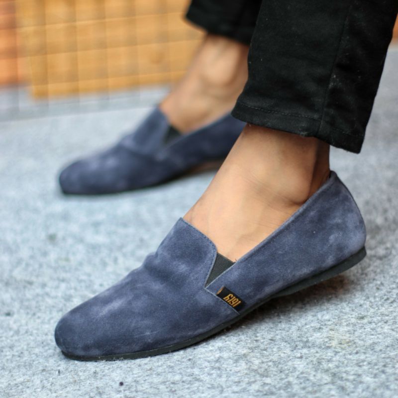 CHORD NAVY Sepatu Kasual Pria Slip On Casual Kulit Suede Selop Main Cowok Keren Trendy Slop Kerja Outdoor