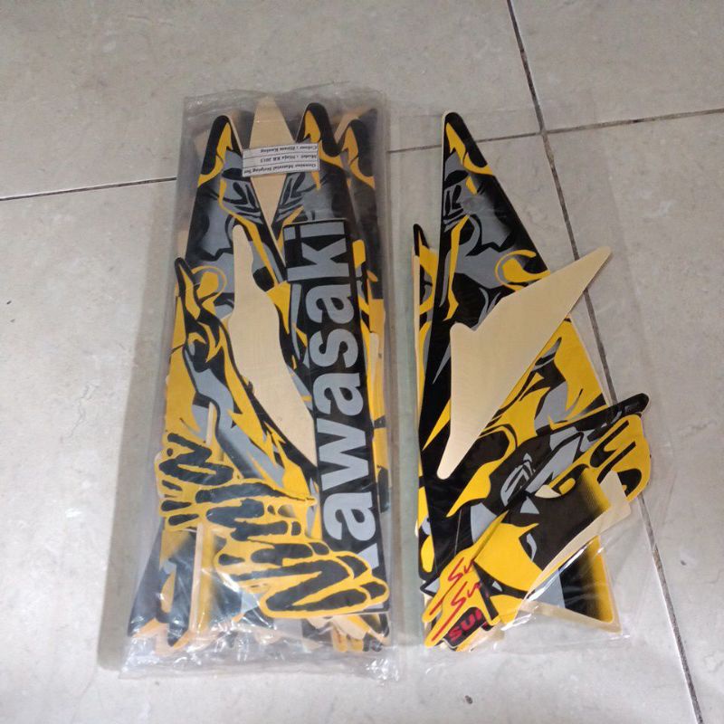 striping stiker les body Kawasaki ninja rr 2013 kuning