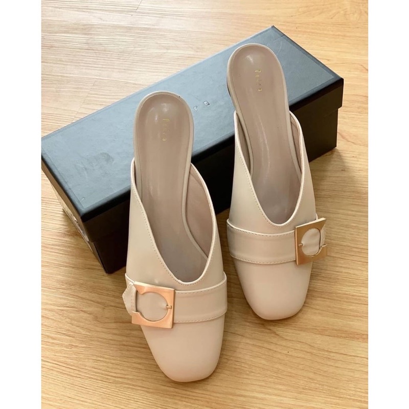 Sepatu Sandal Pedro Ivory