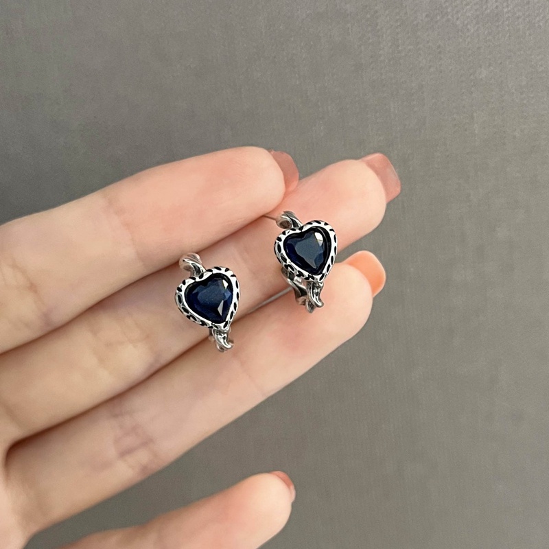 Anting Stud Bentuk Hati Bahan Cubic Zirconia Untuk Wanita