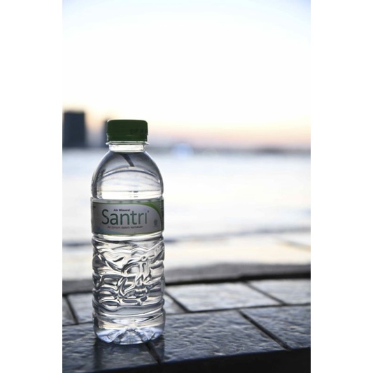 

air Mineral SANTRI kemasan 330ml