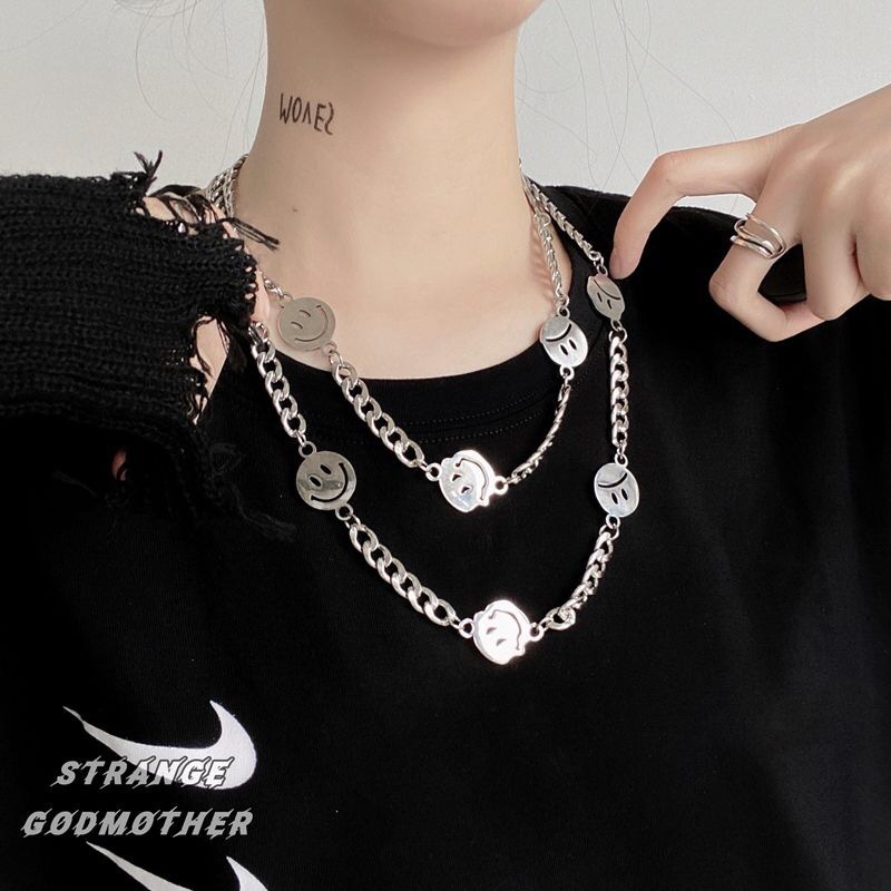 Tiktok kalung sederhana stainless steel Smiley kalung pria dan wanita jalan yang sama hip-hop titani