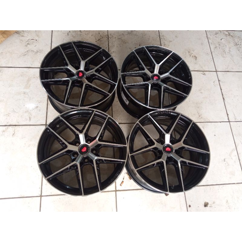 Vossen ring 18 lebar 8 pcd 5x114 ET42 black polish