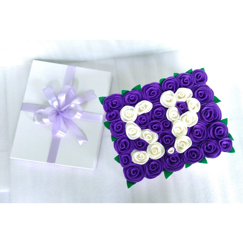 buket bunga flanel wadah gift box sedang - ungu tua putih