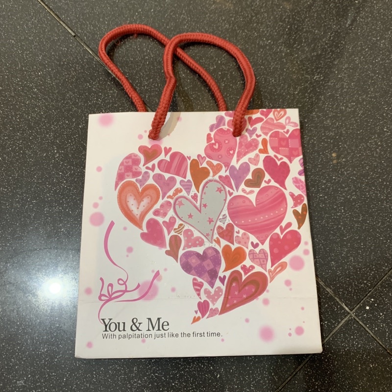 

bungkusan kado valentine / box kado / paper bag