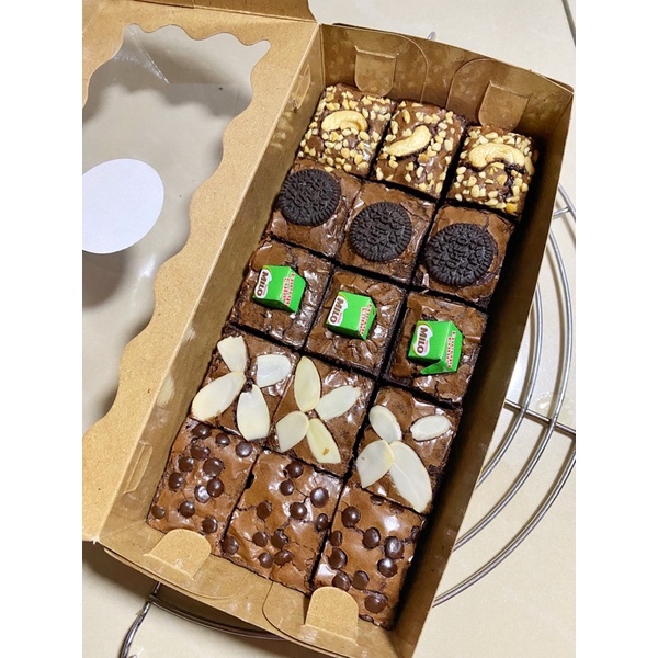 

FUDGY BROWNIES HAMPERS LEBARAN / HAMPERS BROWNIES