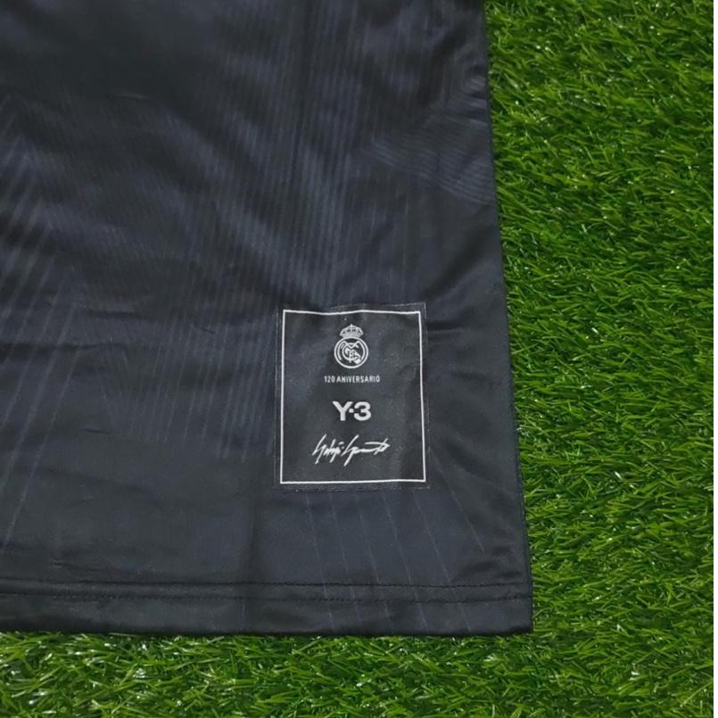 Hot Sell.. Setelan Jersey Real Madrid 4th Y3 Hitam 2022 Grade Ori Import Baju Sepak Bola Fullset Sat