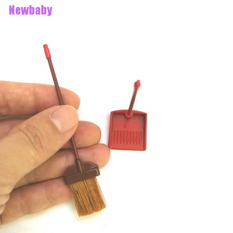 (Newbaby) Miniatur Sapu + Pengki Gagang Panjang Warna Merah Bahan metal Untuk Rumah Boneka 1: 12