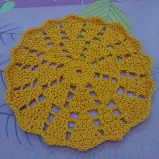 Taplak Meja Rajut Mini Doily Kuning 1