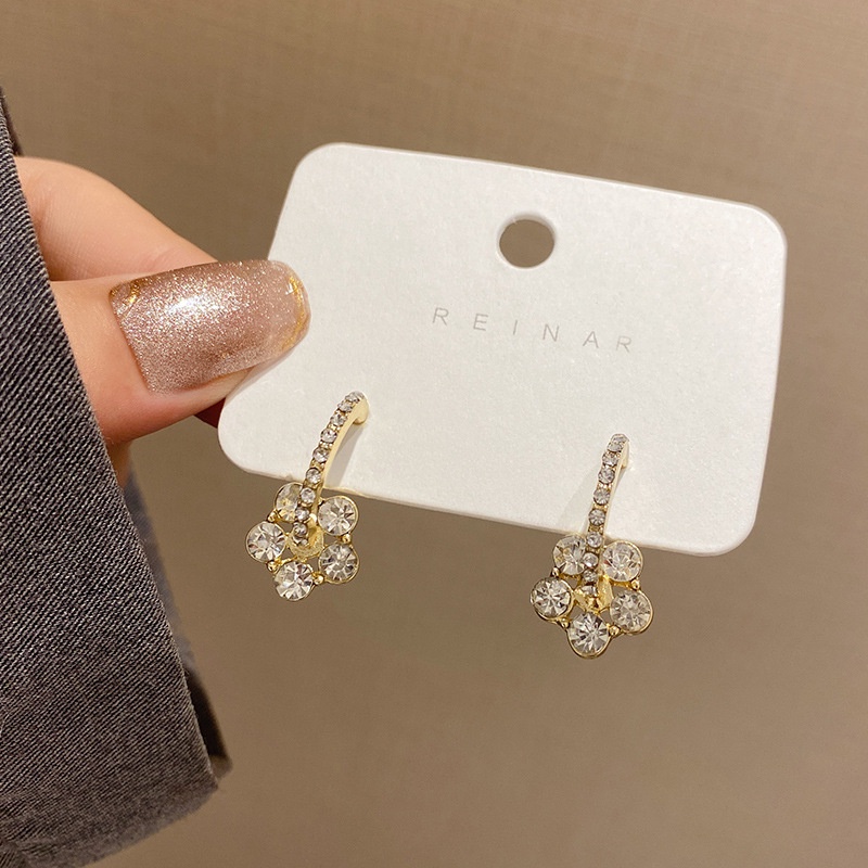 Anting Tusuk Gantung Desain Bunga Hias Berlian Gaya Korea / Trendy / Unik Untuk Wanita