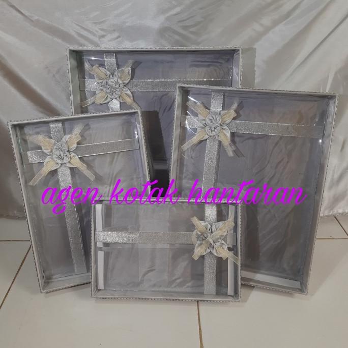 

AKSESORIS PERNIKAHAN KOTAK HANTARAN/ KOTAK SESERAHAN MIKA PITA ISI 4 WARNA SILVER PERLENGKAPAN PESTA CRAFT