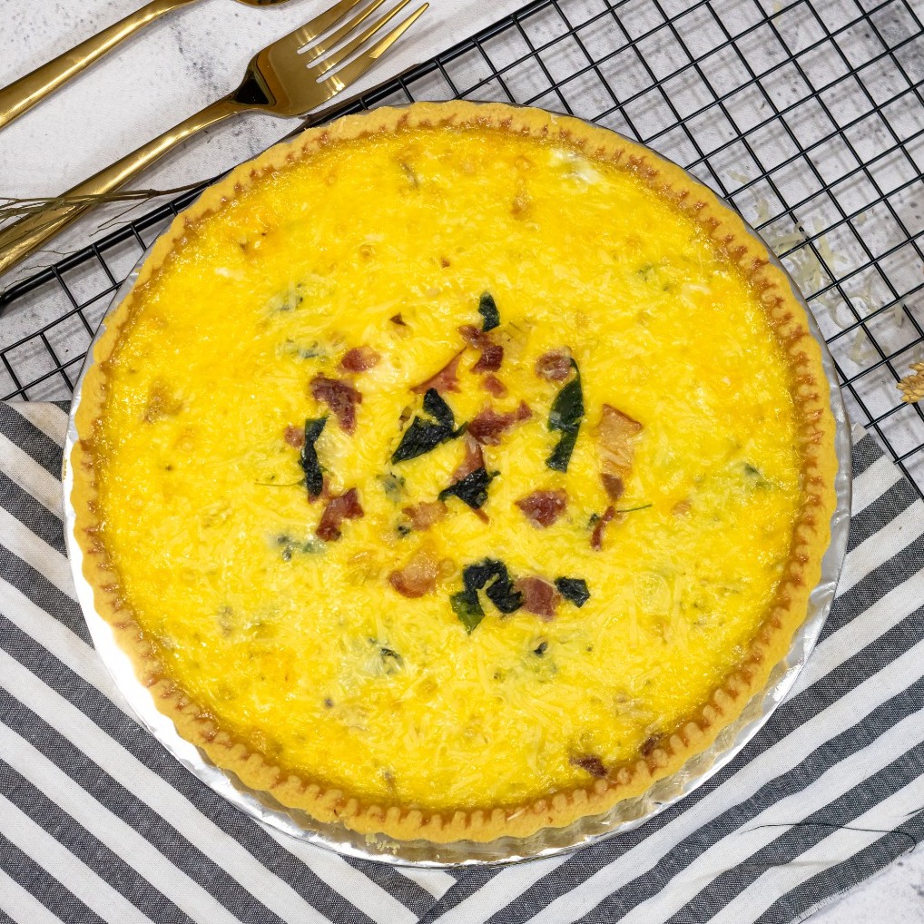 

Quiche Lorraine / Pie telur dan ham sapi dengan sayuran / Pie susu Dm 25cm