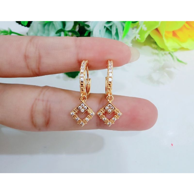 Promo,,,, Anting titanium perhiasan wanita dewasa Dan remaja lapis emas 22 K anti karat motif pilihan