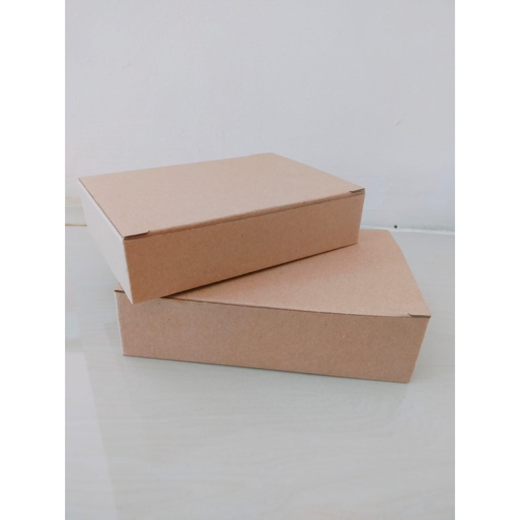 

KardusDieCut kecil Polos 17,5x11x4,5cmkardus Single WallBoxPolos
