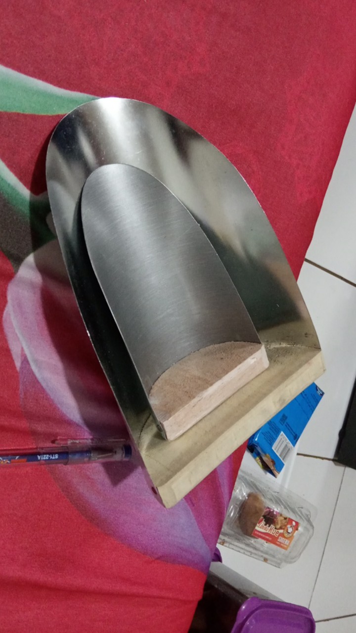 Sodokan Beras Bahan Kaleng Handle Kayu No 4