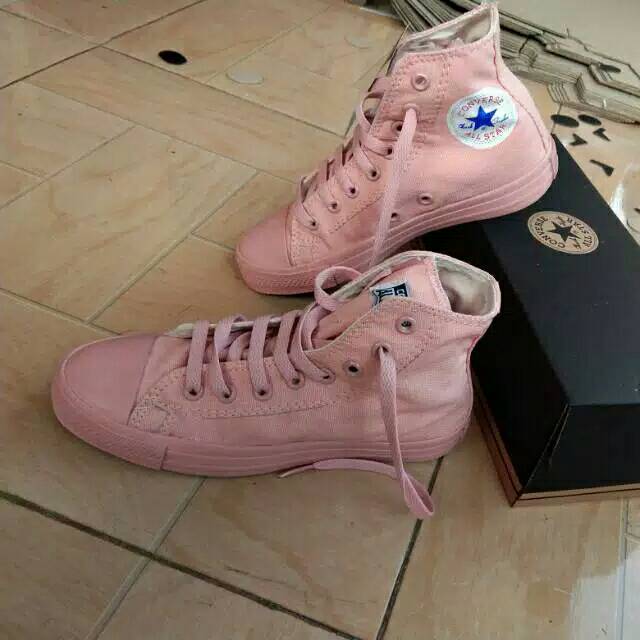 Sepatu Boot full peach &amp; putih peach