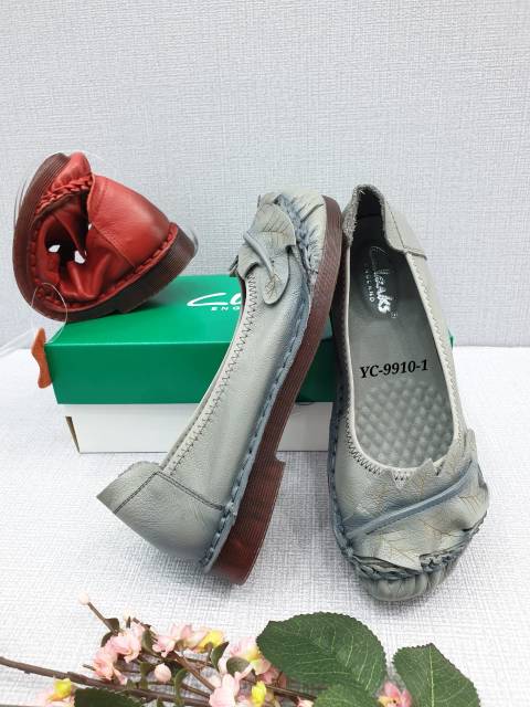 Sepatu wanita / clarks flat leaf daun / Clarks Leaf bunga / sepatu clarks