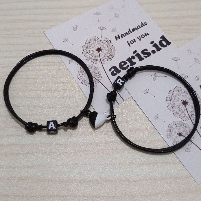 Gelang Inisial Couple Magnet Love Sepasang (2 Pcs)