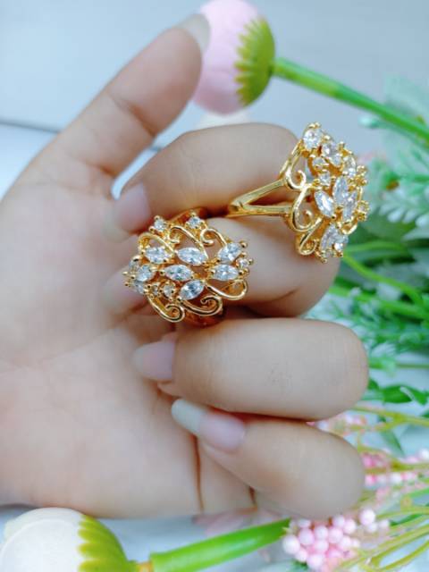 Cincin motif lapis emas