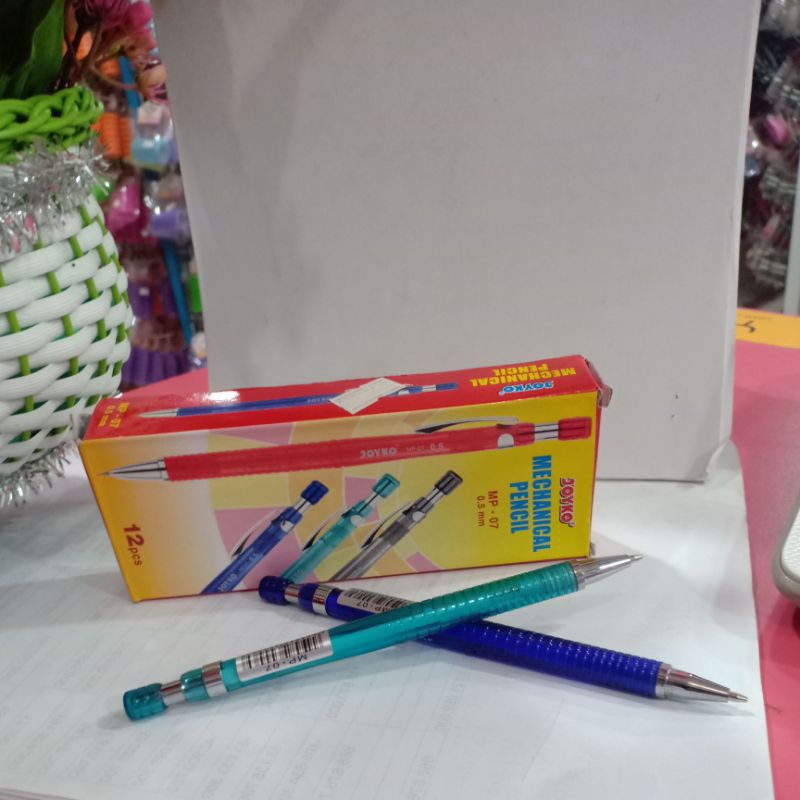 

mechanical pensil