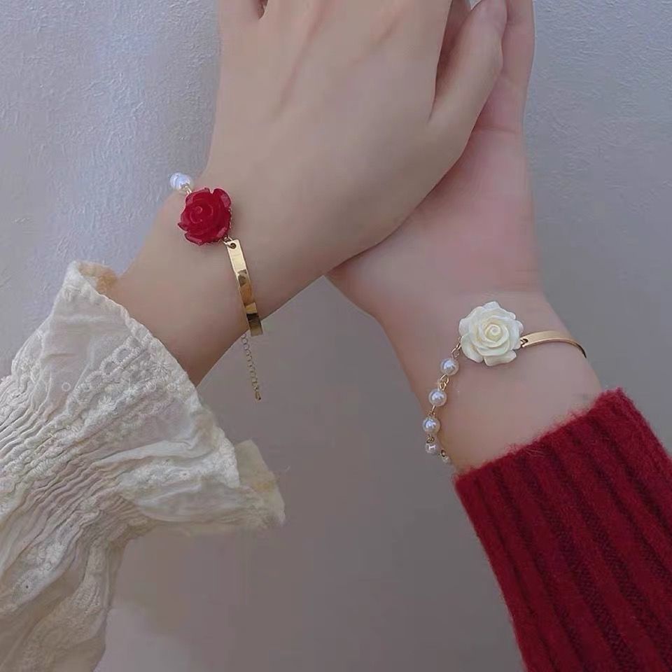 Gelang Mutiara Aksen Mawar Merah Untuk Hadiah Ulang Tahun