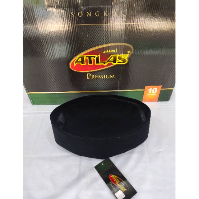 Songkok peci hitam ac president atlas