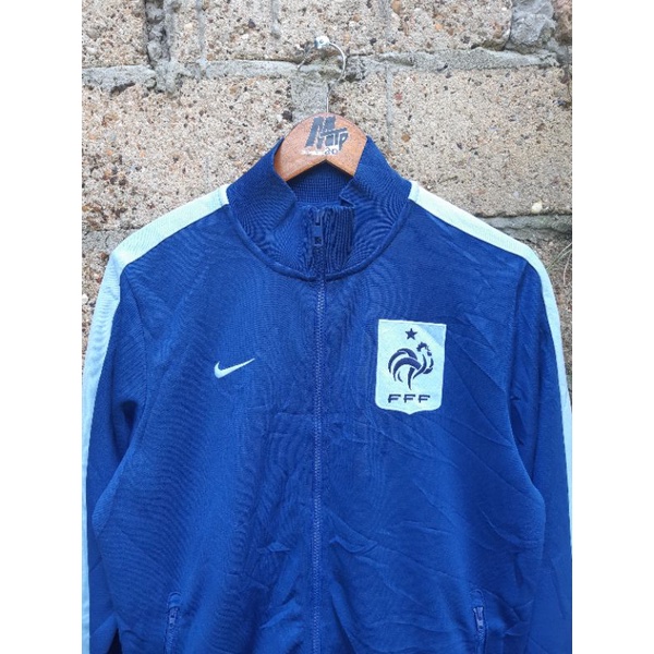 NikeTracktop