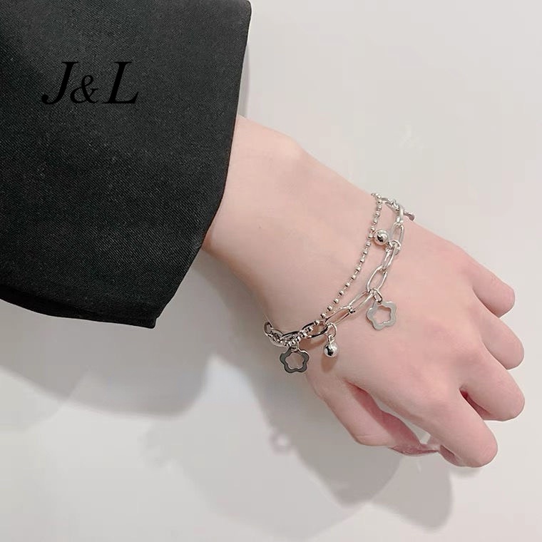 Gelang Tangan Rantai Ganda Aksen Bunga Bahan Alloy Warna Silver Untuk Wanita