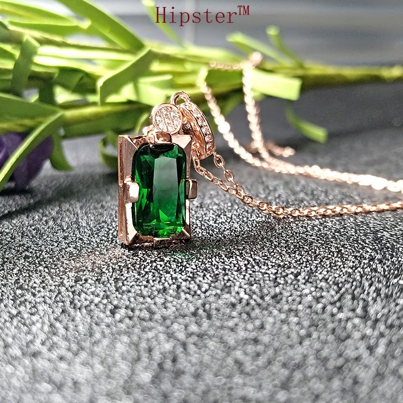 Popular Classic Trendy Light Luxury Emerald Square Full Diamond Pendant Necklace