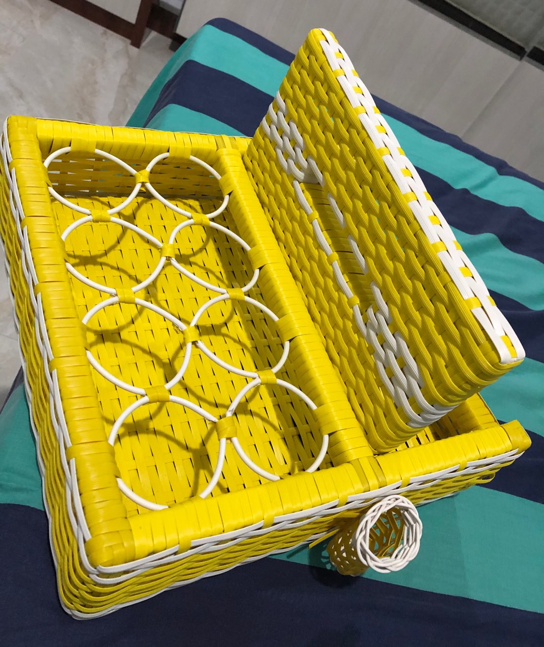Rotan Sintetis 1 Set Wadah Aqua Dan Tisu