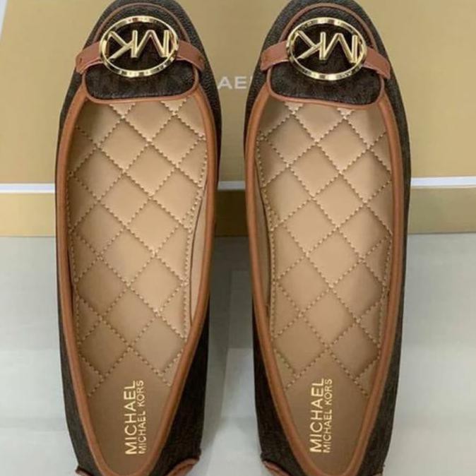 harga flat shoes michael kors