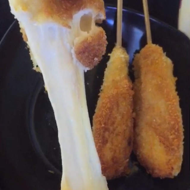 

Mozzarella stick (frozen)