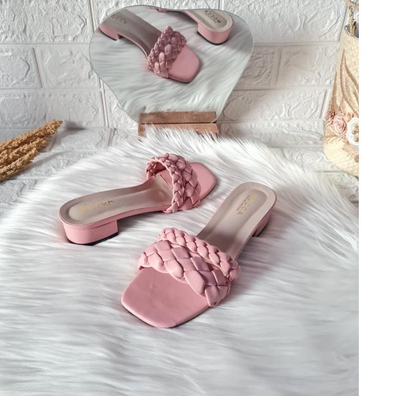 SHOPEE MALL Sandal Wanita Slop Selop Hak Tahu Rendah Kepang Terbaru Casual Simple Bisa Buat Cewek Re