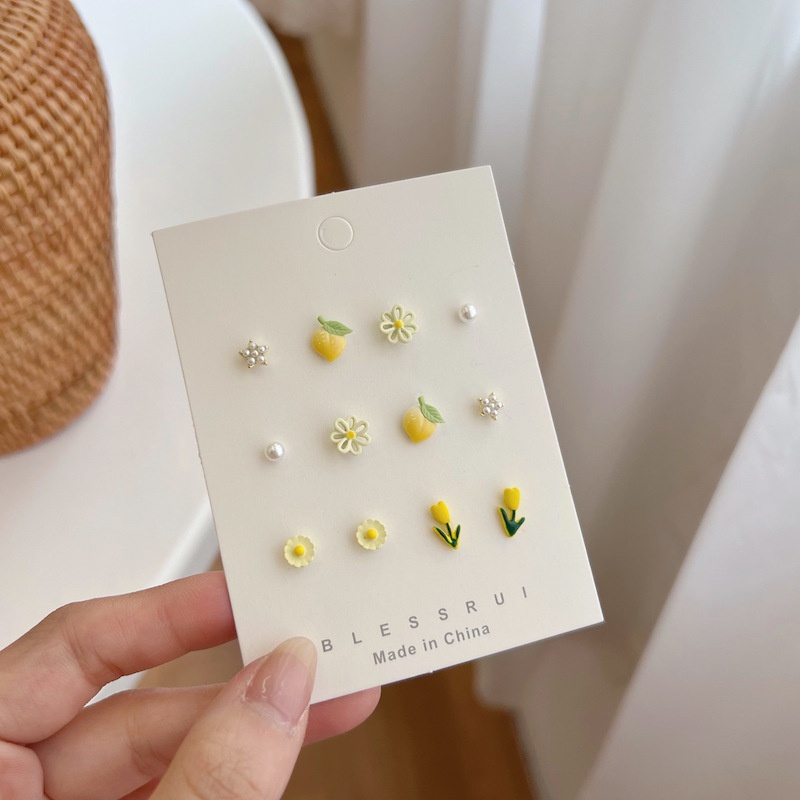 6 Pasang / Set Anting Stud Berlian Imitasi Bentuk Bunga Hati Kelinci Bahan Alloy Untuk Wanita