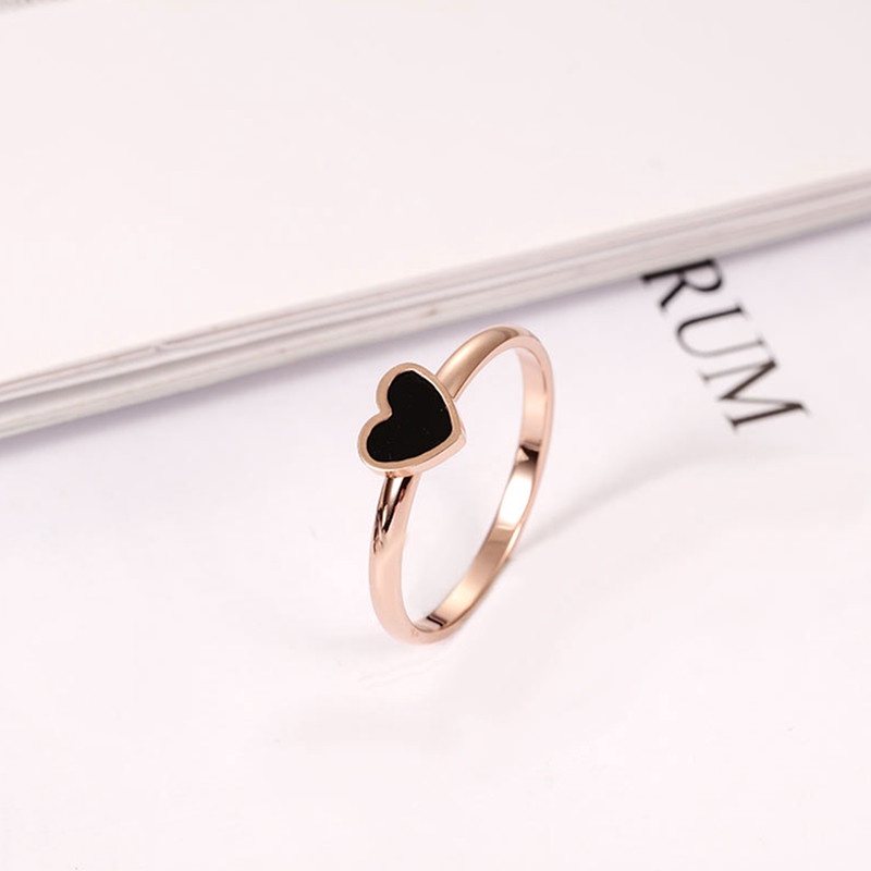 Cincin Titanium Premium Lapis Emas 18K Bentuk Hati Anti Karat Perhiasan