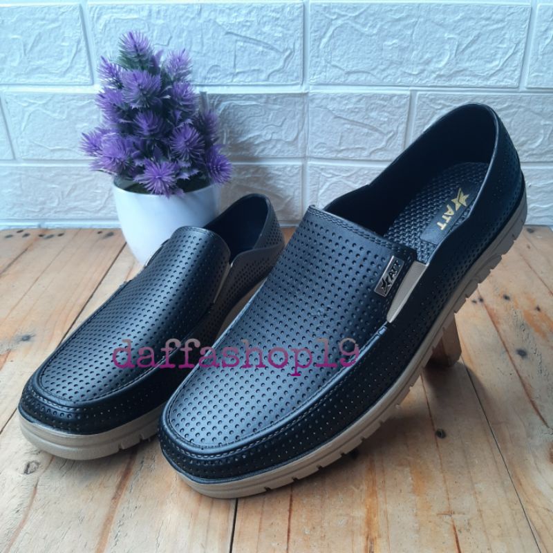 Sepatu Karet Pria ATT AWKN 596/Sepatu Karet Att AWKN 596 Anti Air Slip On Uk 40-43