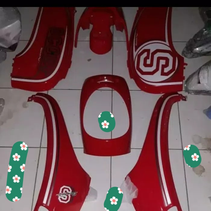 TERBARU  cover body halus scoopy fi 2013 2016 .warna merah