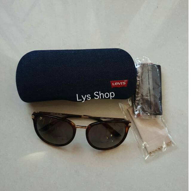 Kacamata Levis