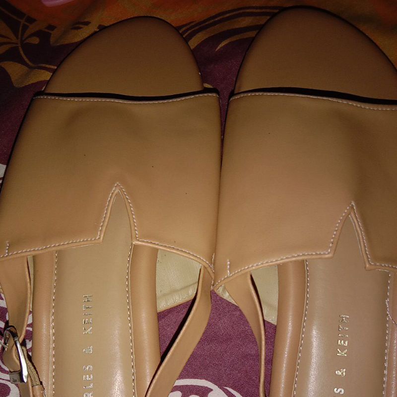 sendal_CHARLES&KEITH