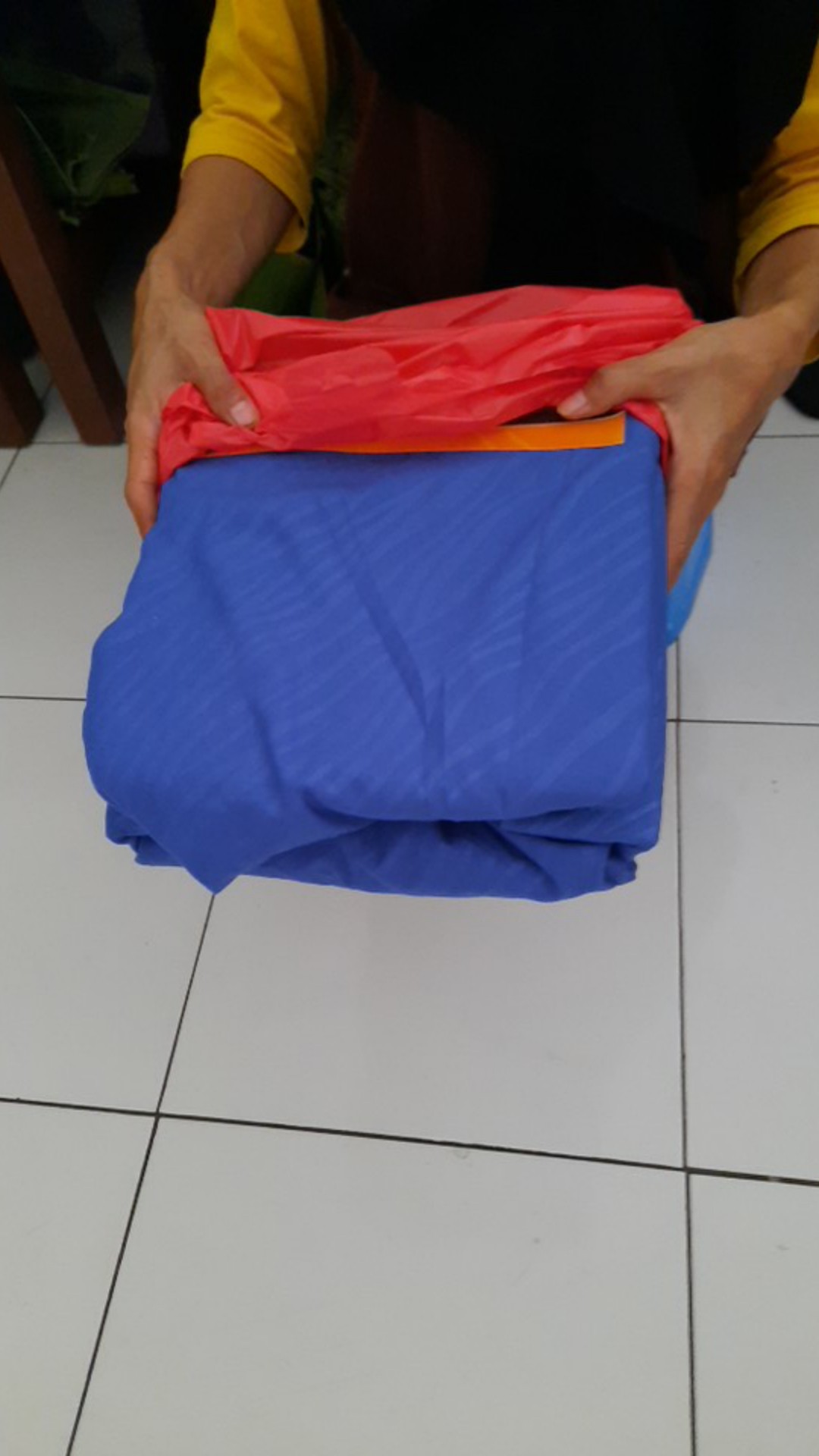 Sprei Polos California Ukuran Queen Size 140x200 / 145x200 / 150x200 / 155x200