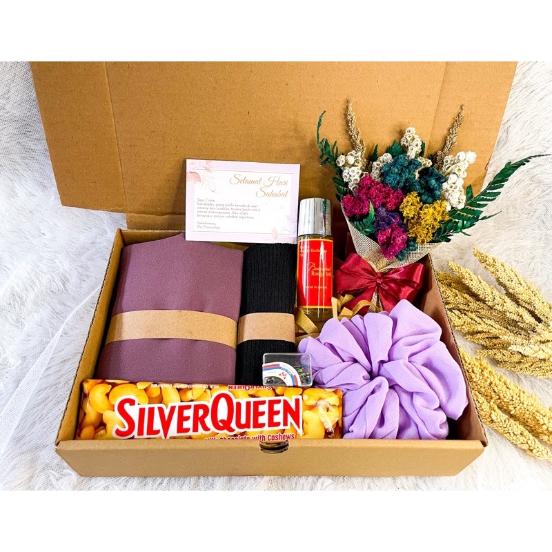 Hadiah Ulang Tahun Paket Hijab / Kado Wisuda / Hadiah Engagement / Paket Hadiah Graduation / Kado Birthday / Kado Untuk Pacar / Hadiah Untuk Cewek / Hampers Idul Fitri